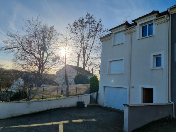 Offres de location Maison La Ville-du-Bois 91620